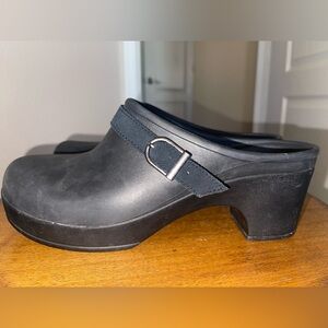 CROCS Sarah Black Heeled Clog Slip On Mule Women Size 8